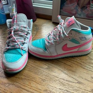 AIR JORDAN 1 MID GS “Digital Pink”